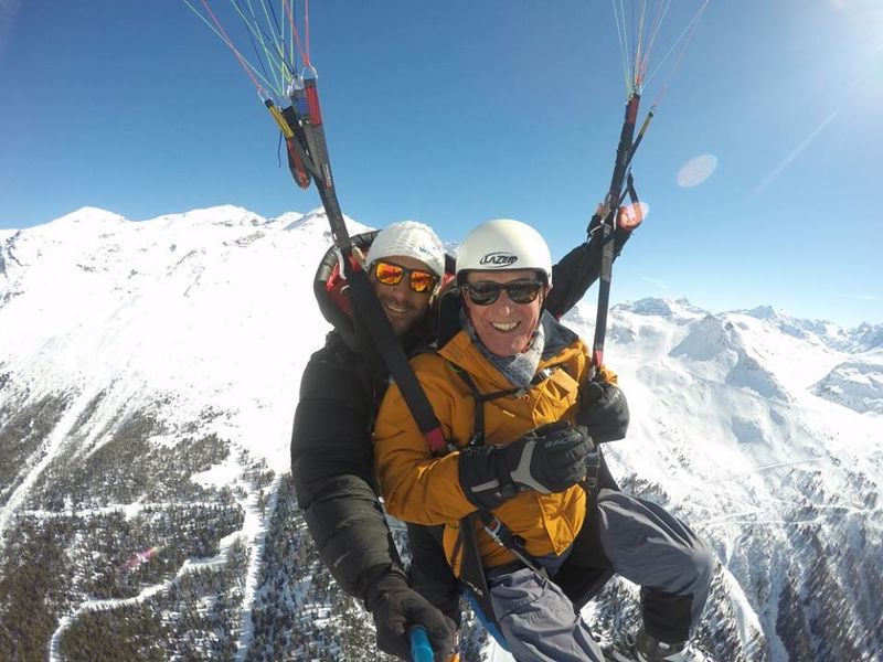 Parapente biplace au-dessus des Alpes, secteur Val Thorens